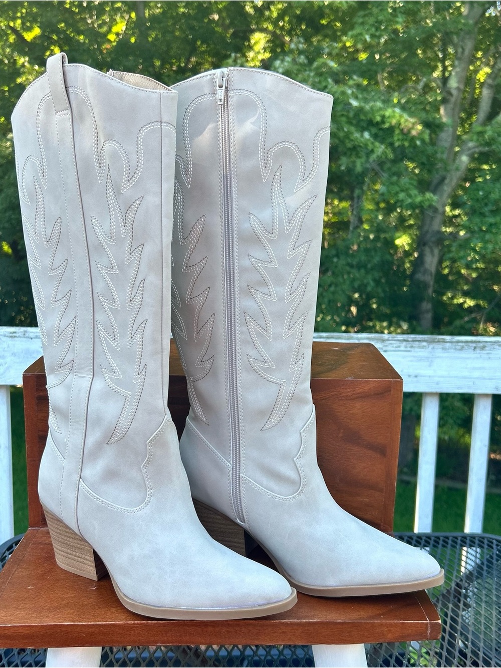 LC Lauren Conrad Nadilynn Tall Western Women's Boots in grey faux suede size 6.5